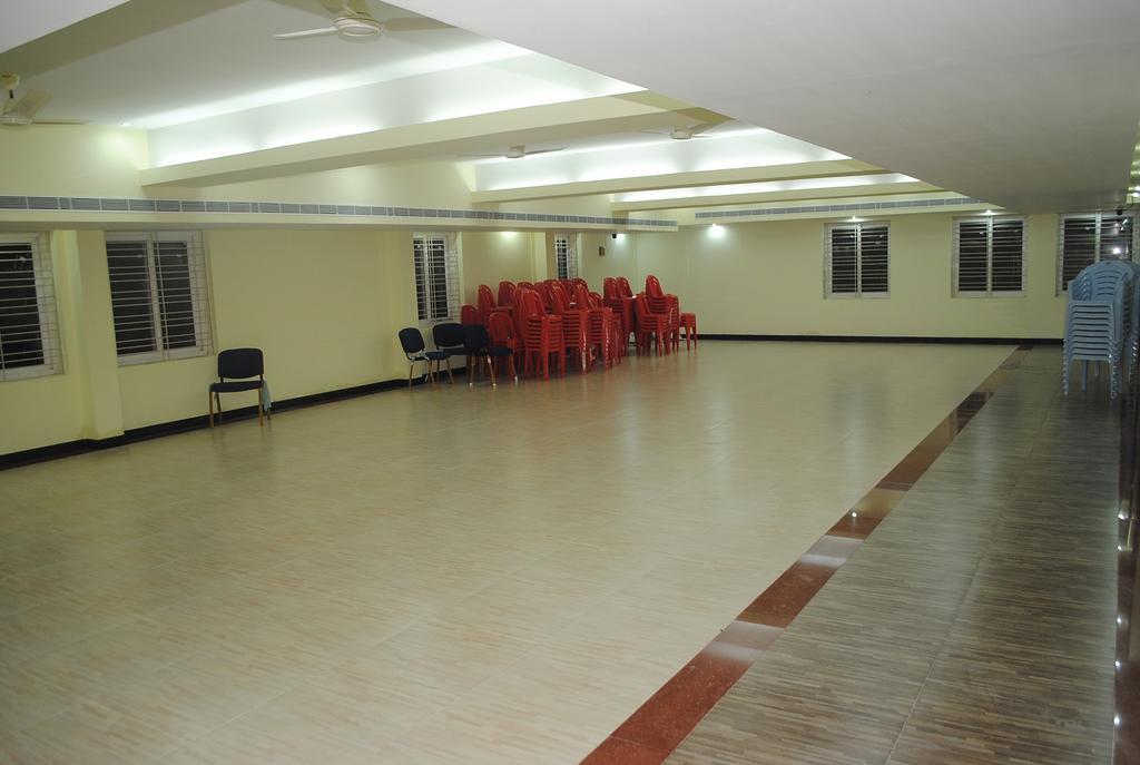 Ssr Hotel Srikalahasti Buitenkant foto
