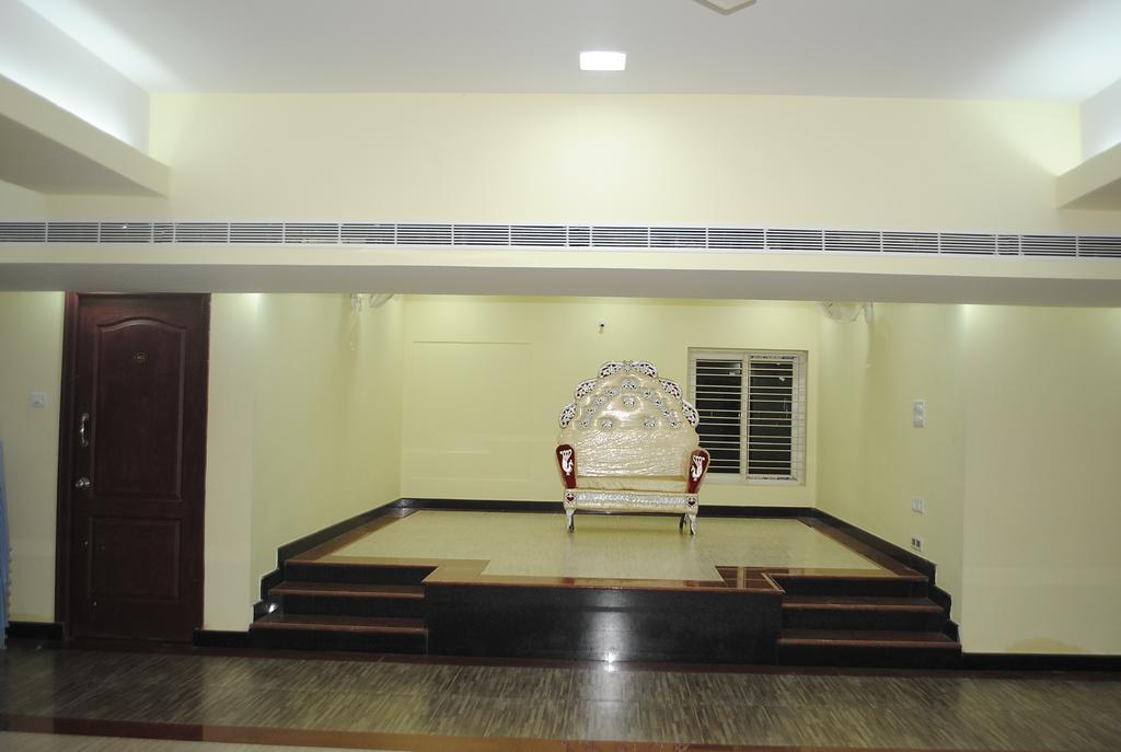 Ssr Hotel Srikalahasti Buitenkant foto