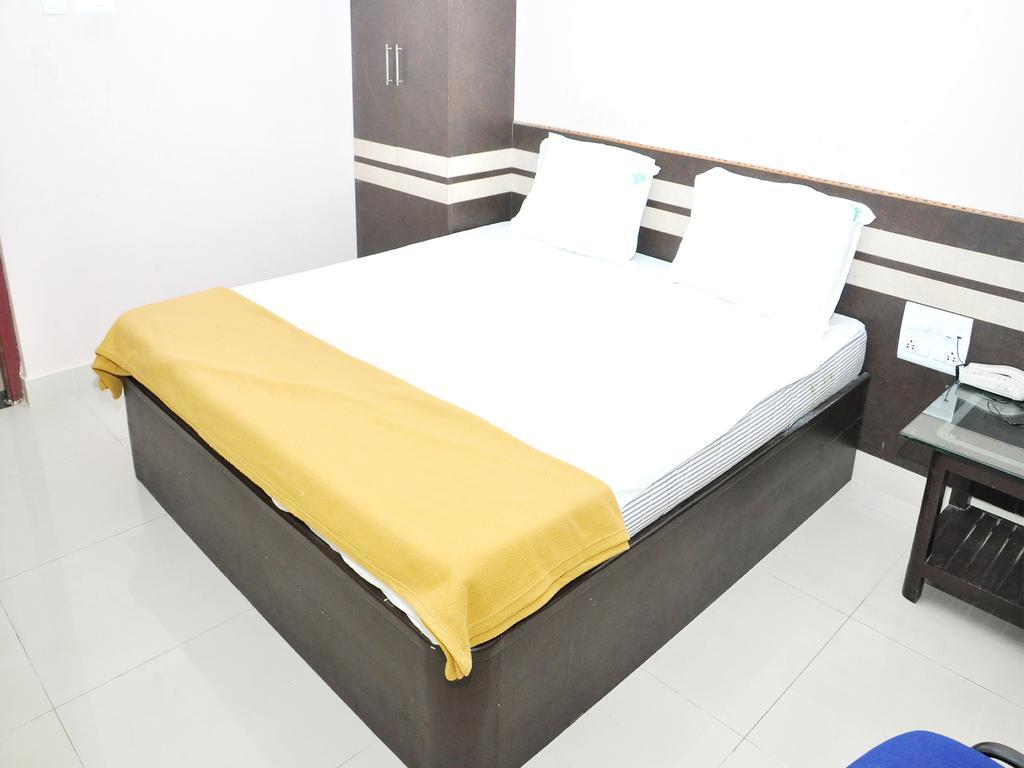 Ssr Hotel Srikalahasti Buitenkant foto